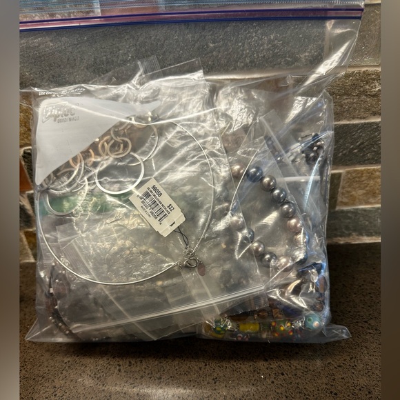 Cookie Lee lot of 30 pieces of Jewelry - Picture 2 of 4